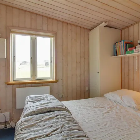 Adi - 75m From The Sea By Interhome *